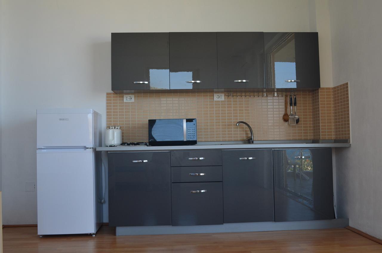 Vila Hadhri Borsh Extérieur photo