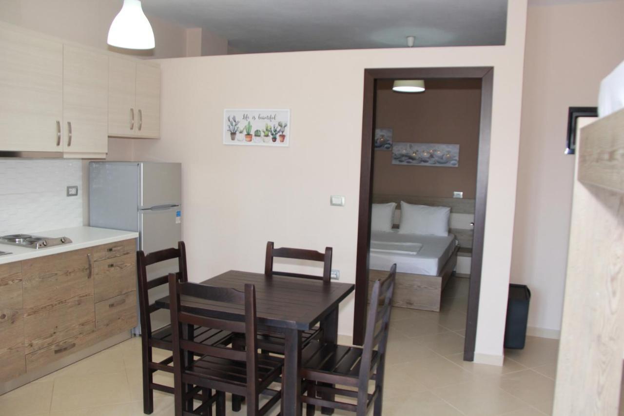 Vila Hadhri Borsh Extérieur photo